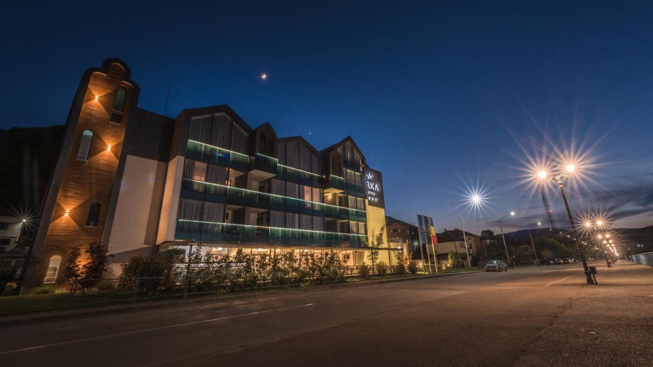 Hotel Arka Orsova Ngoại thất bức ảnh