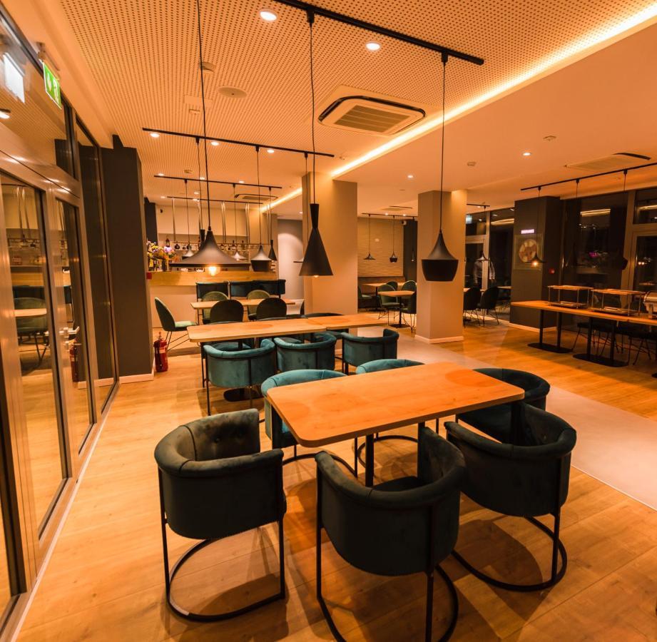 Hotel Arka Orsova Ngoại thất bức ảnh